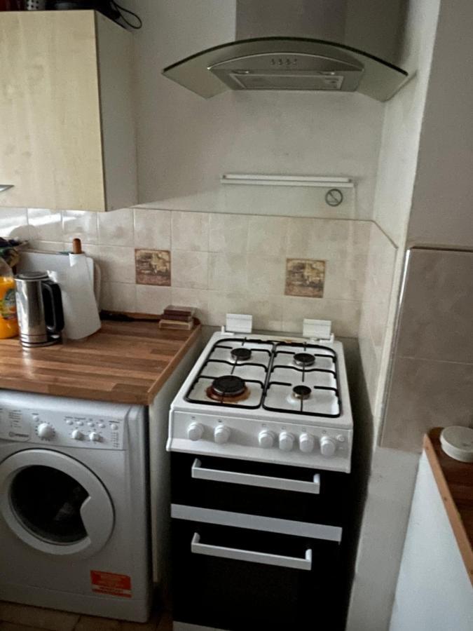 Alder En-Suites Self-Catering With Private Shower 1 Southampton Exterior photo